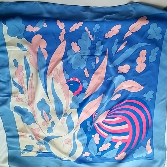 GRES Paris - Beautiful 100% silk square scarf